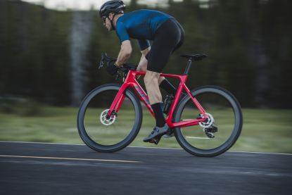 Giant's new Propel Advanced Pro 1 road bike in action
